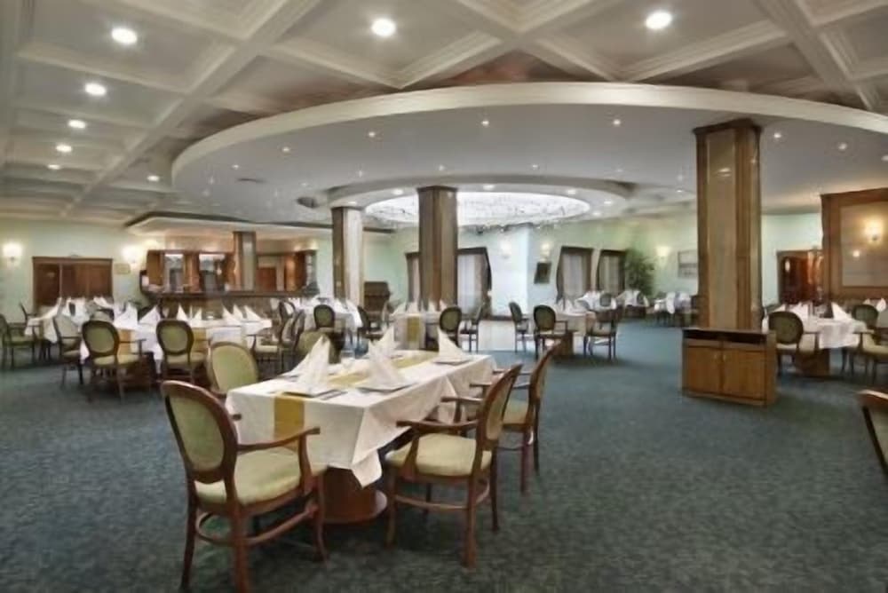 Ramada by Wyndham Plovdiv Trimontium — Restaurant & bars in Plovdiv, Plovdiv