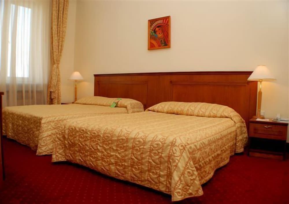 Ramada by Wyndham Plovdiv Trimontium — Hotel rooms in Plovdiv, Plovdiv