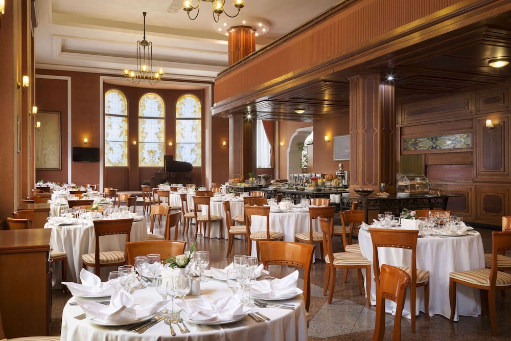 Ramada by Wyndham Plovdiv Trimontium — Restaurant & bars in Plovdiv, Plovdiv