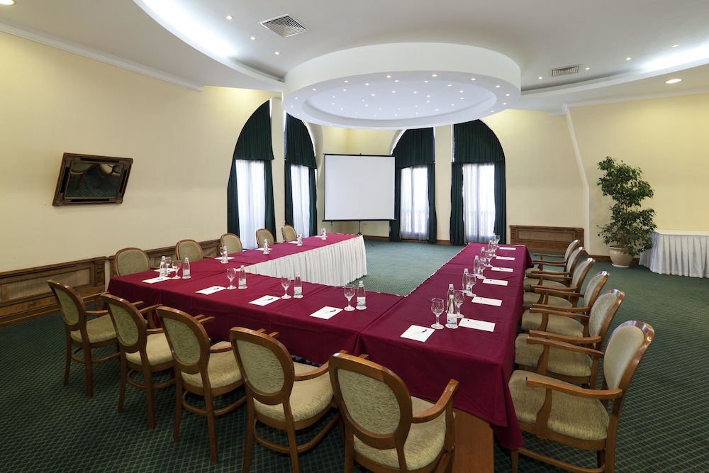 Ramada by Wyndham Plovdiv Trimontium — Hotel building in Plovdiv, Plovdiv