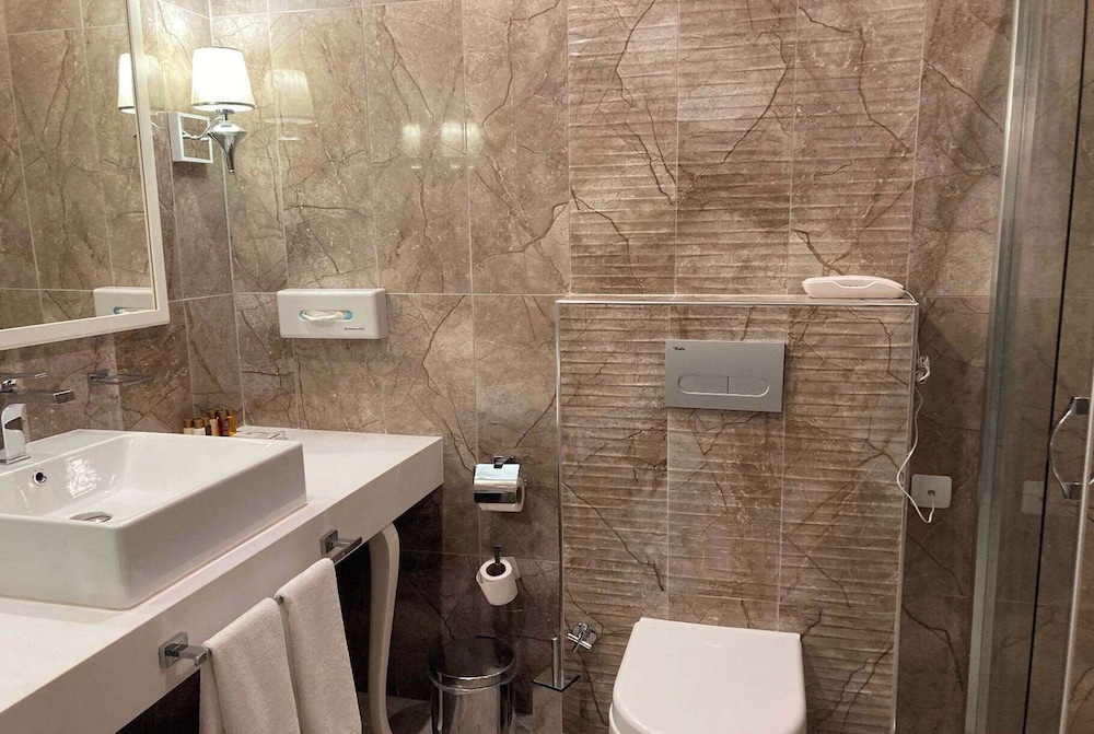 Ramada by Wyndham Plovdiv Trimontium — Hotel rooms in Plovdiv, Plovdiv