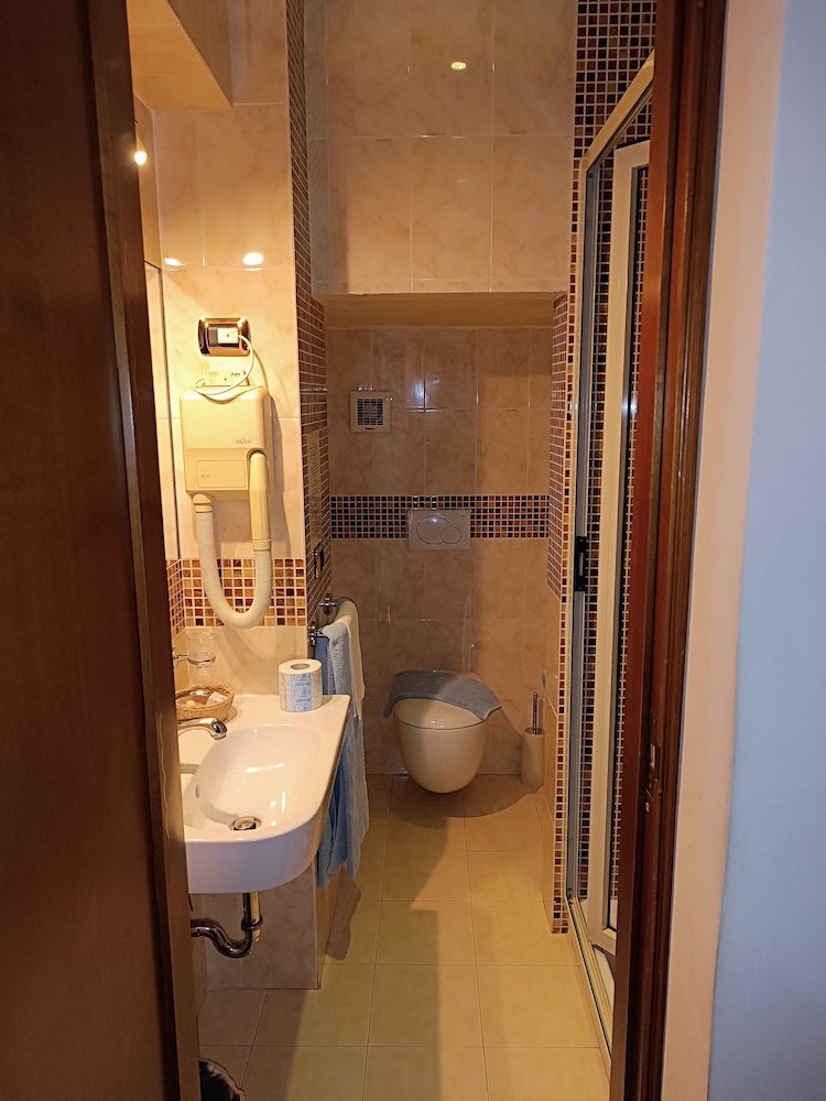 Hotel Ipanema — Hotel rooms in Taormina, Sicily