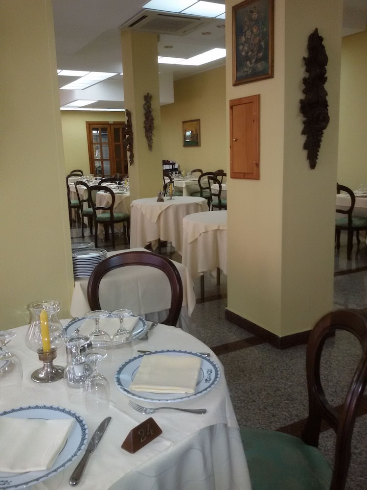 Hotel Ipanema — Restaurant & bars in Taormina, Sicily