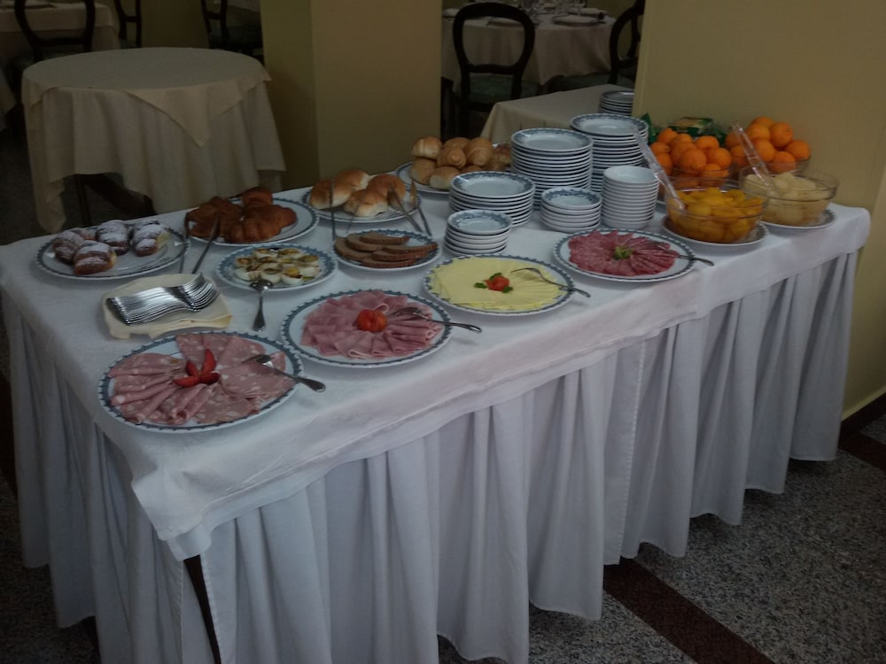 Hotel Ipanema — Restaurant & bars in Taormina, Sicily