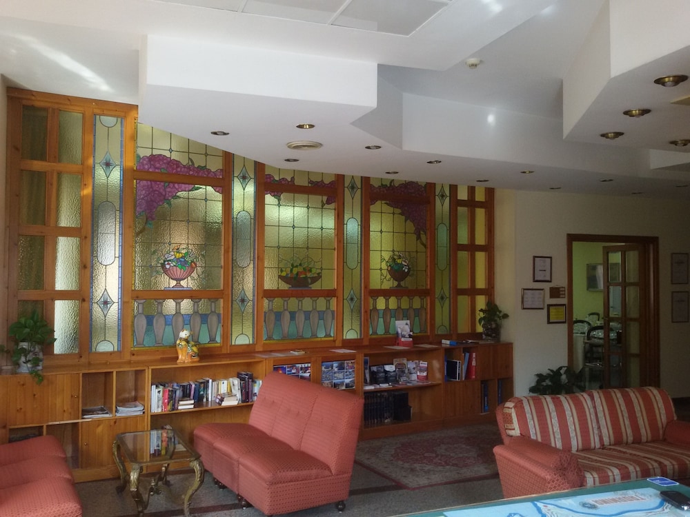 Hotel Ipanema — Hotel building in Taormina, Sicily