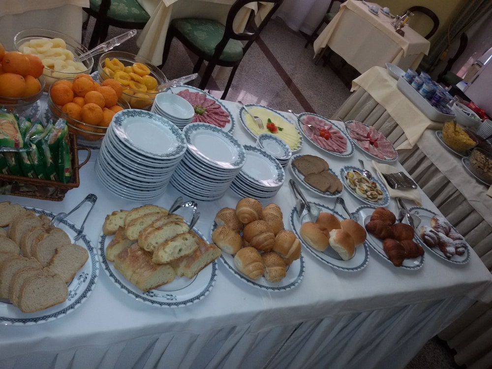 Hotel Ipanema — Restaurant & bars in Taormina, Sicily