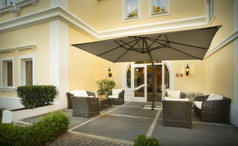 Maistra Select Island Hotel Katarina — Hotel building in Rovinj, Istria