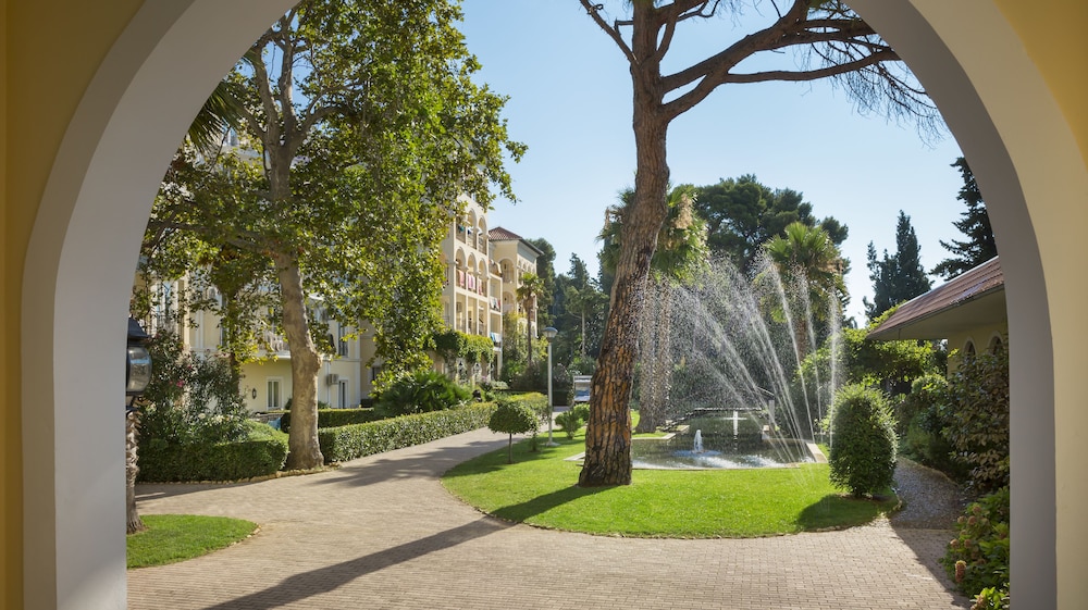 Maistra Select Island Hotel Katarina — Hotel building in Rovinj, Istria