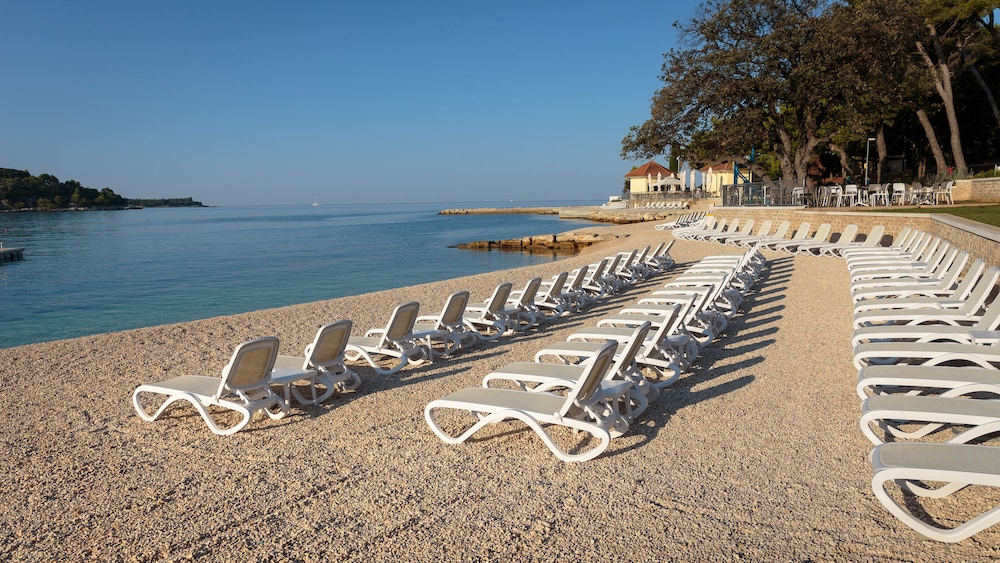 Maistra Select Island Hotel Katarina — Beach in Rovinj, Istria
