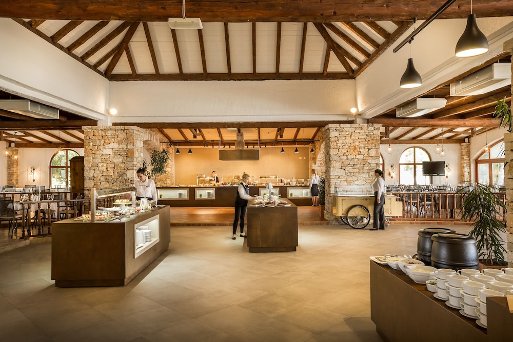 Maistra Select Island Hotel Katarina — Restaurant & bars in Rovinj, Istria