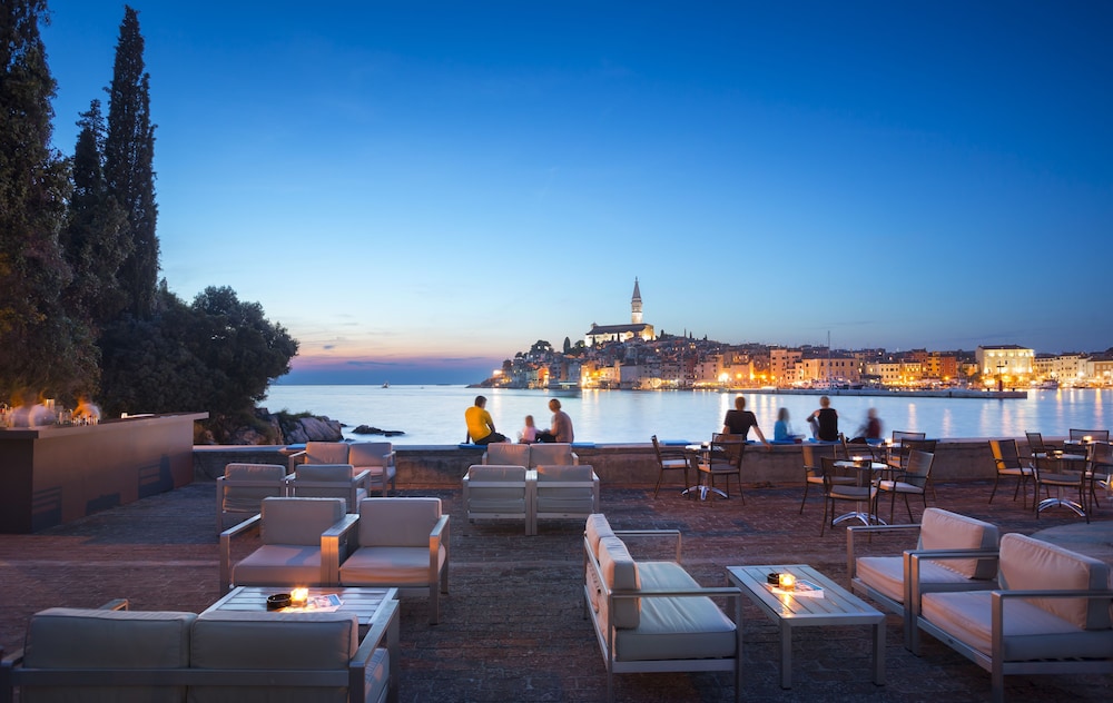 Maistra Select Island Hotel Katarina — Restaurant & bars in Rovinj, Istria
