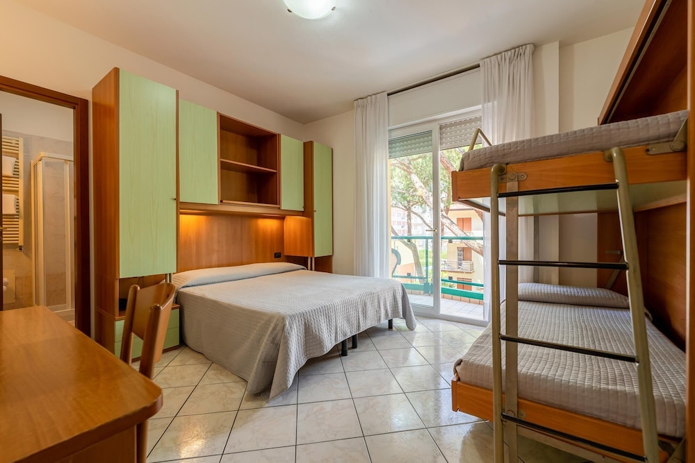 Hotel Kennedy — Hotel rooms in Jesolo, Veneto