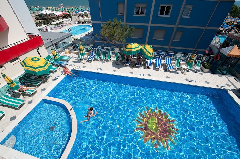 Hotel Kennedy — Main photo in Jesolo, Veneto