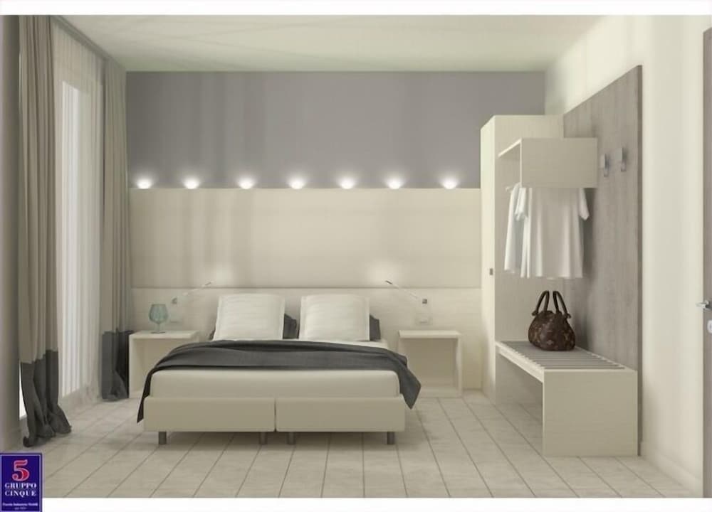Hotel Kennedy — Hotel rooms in Jesolo, Veneto