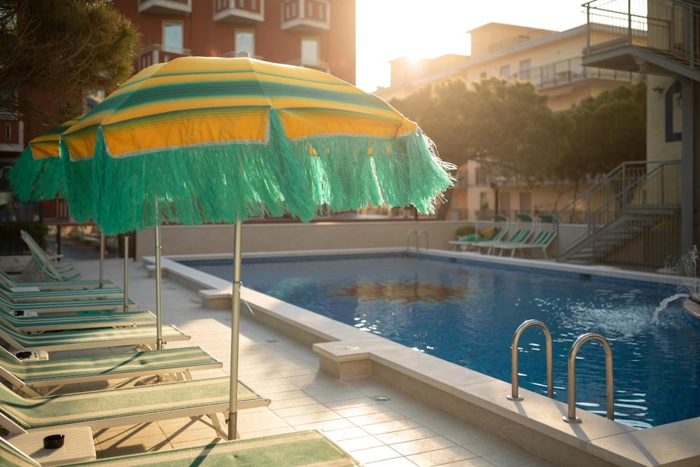 Hotel Kennedy — Swimming pool in Jesolo, Veneto