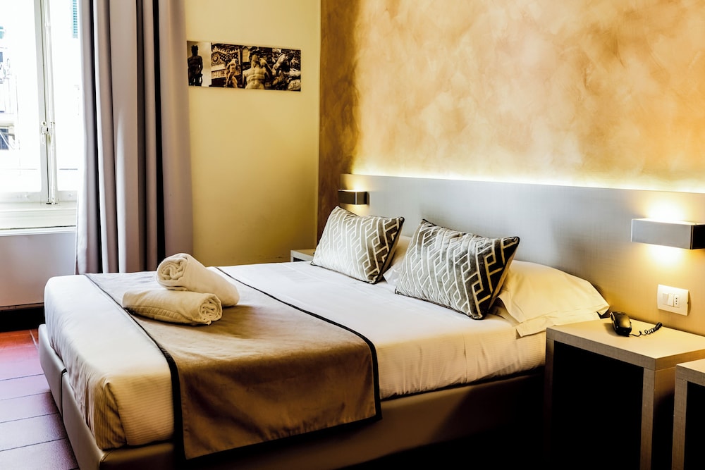 Albergo Firenze — Hotel rooms in Florence, Tuscany