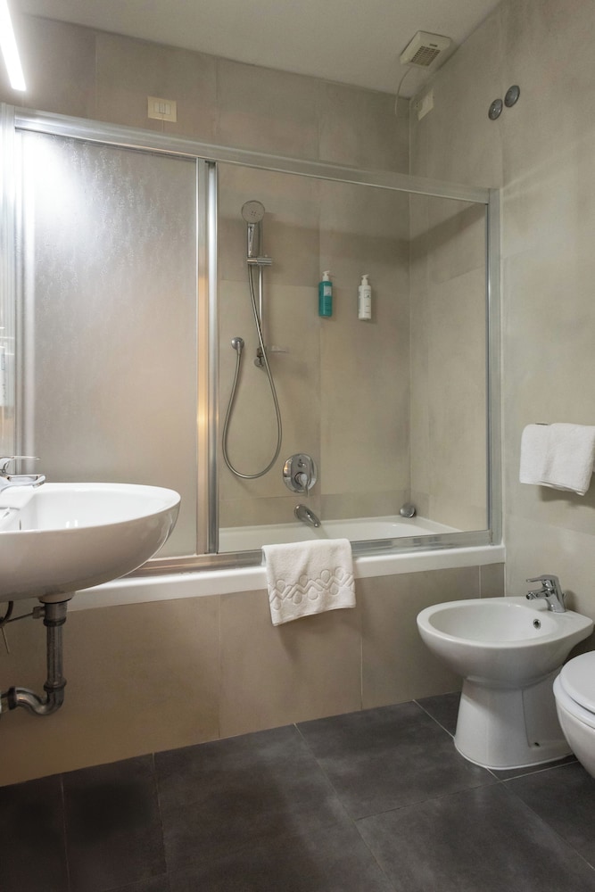 Albergo Firenze — Hotel rooms in Florence, Tuscany
