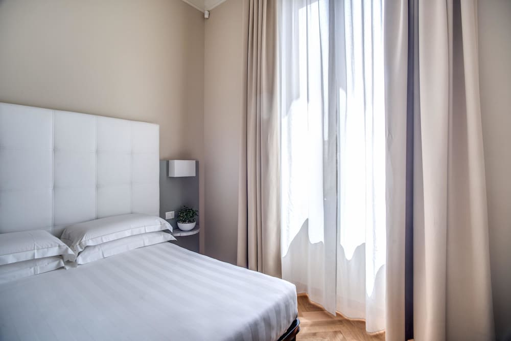 Hotel Ariele — Hotel rooms in Florence, Tuscany