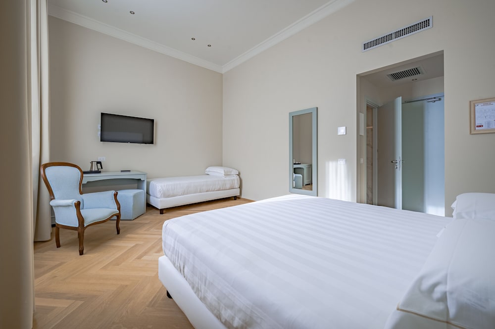 Hotel Ariele — Hotel rooms in Florence, Tuscany
