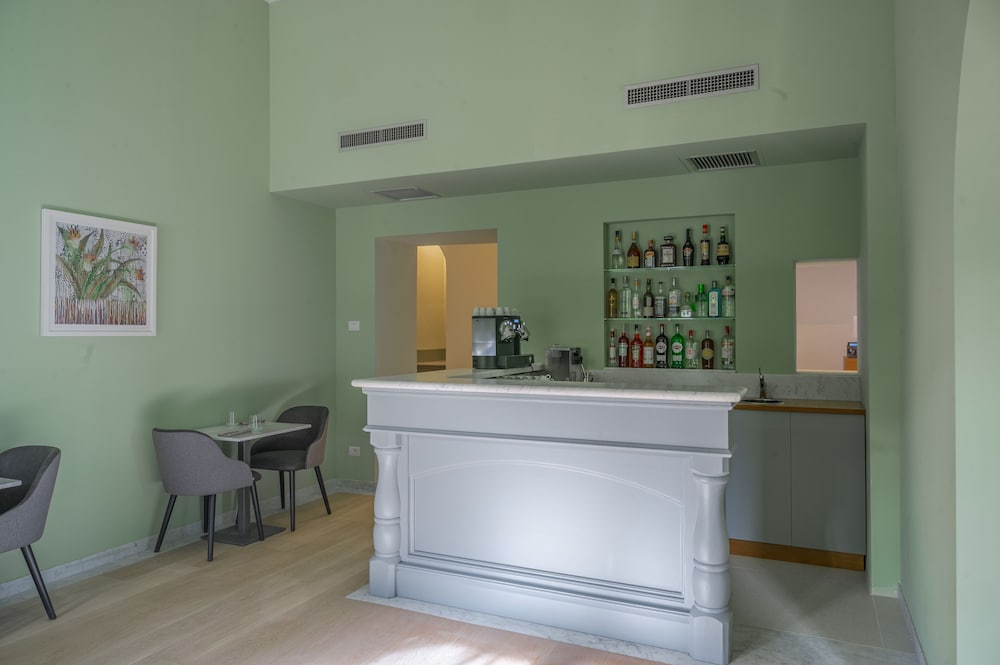 Hotel Ariele — Restaurant & bars in Florence, Tuscany