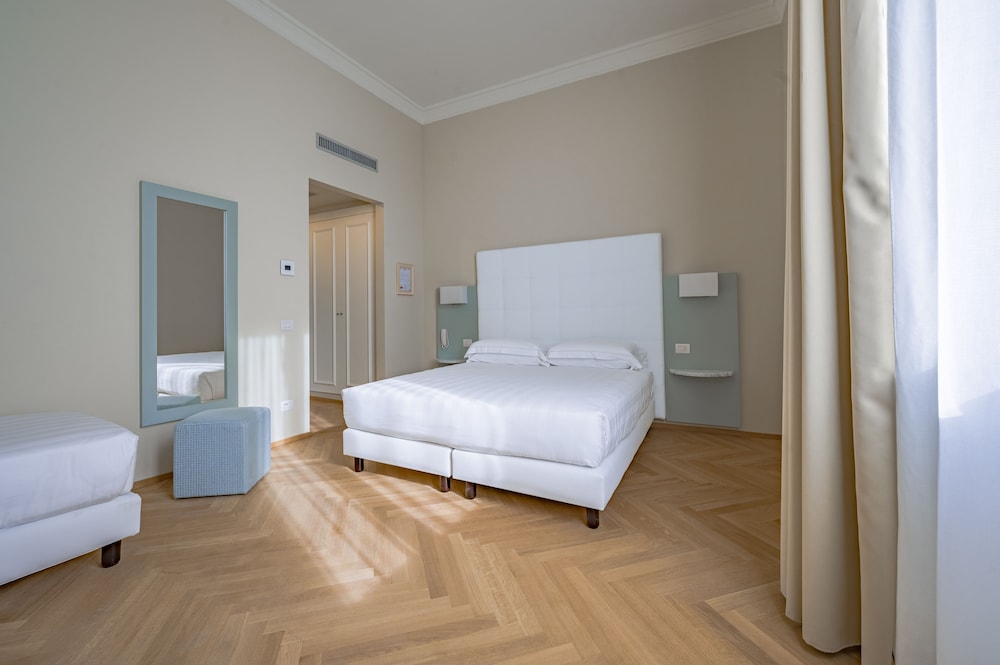 Hotel Ariele — Hotel rooms in Florence, Tuscany