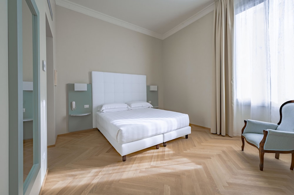 Hotel Ariele — Hotel rooms in Florence, Tuscany