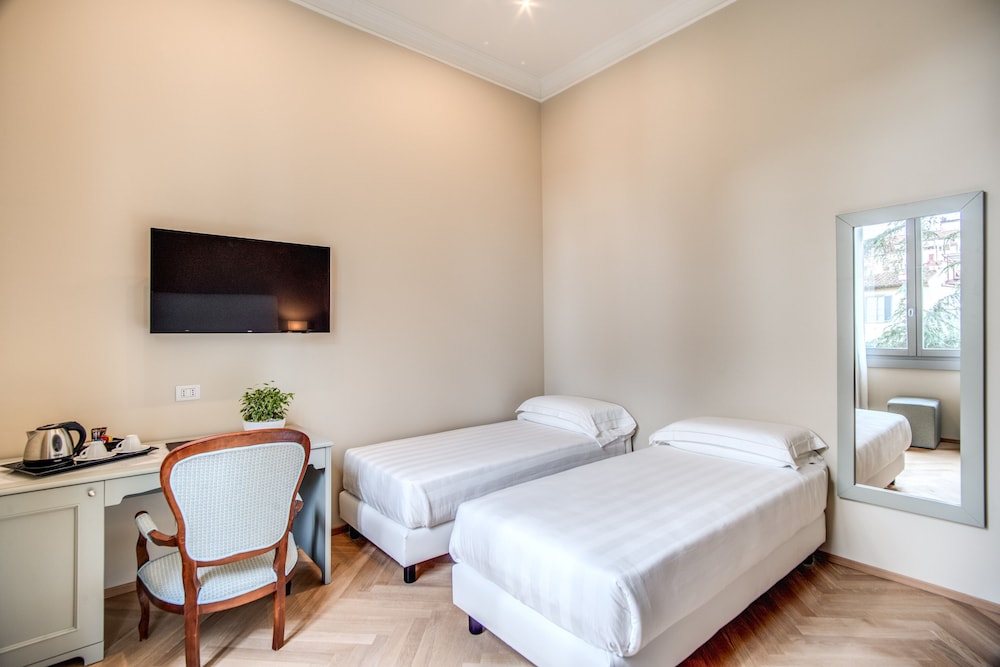 Hotel Ariele — Hotel rooms in Florence, Tuscany