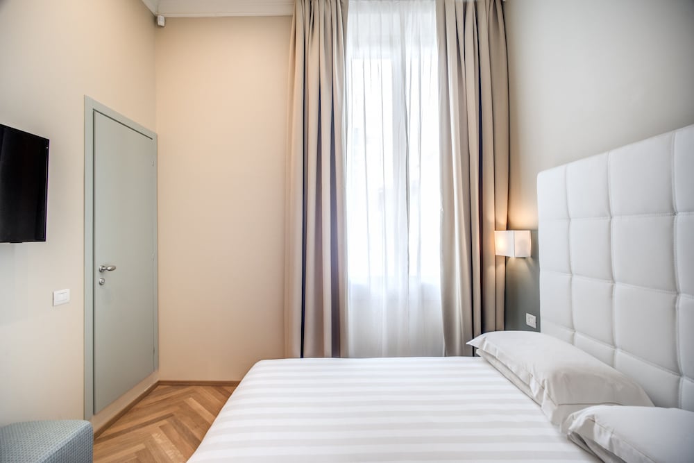 Hotel Ariele — Hotel rooms in Florence, Tuscany