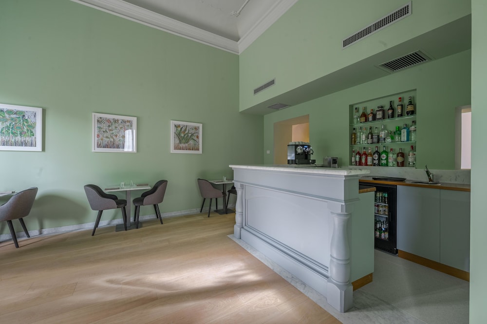Hotel Ariele — Restaurant & bars in Florence, Tuscany