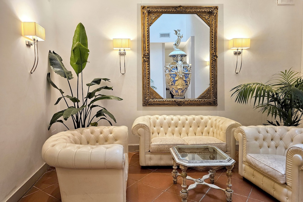 Hotel Atlantic Palace — Hotel building in Florence, Tuscany