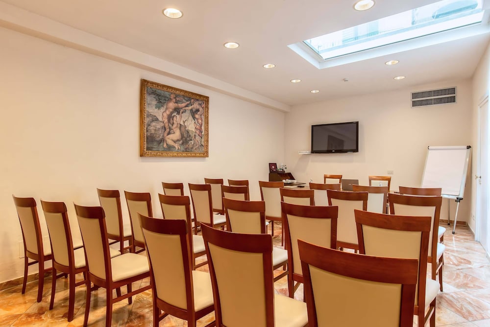 Hotel Atlantic Palace — Hotel building in Florence, Tuscany