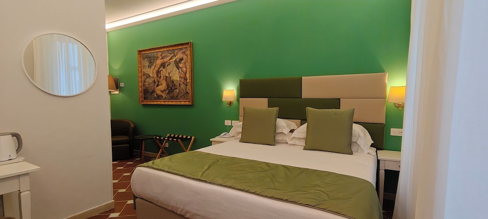 Hotel Atlantic Palace — Hotel rooms in Florence, Tuscany