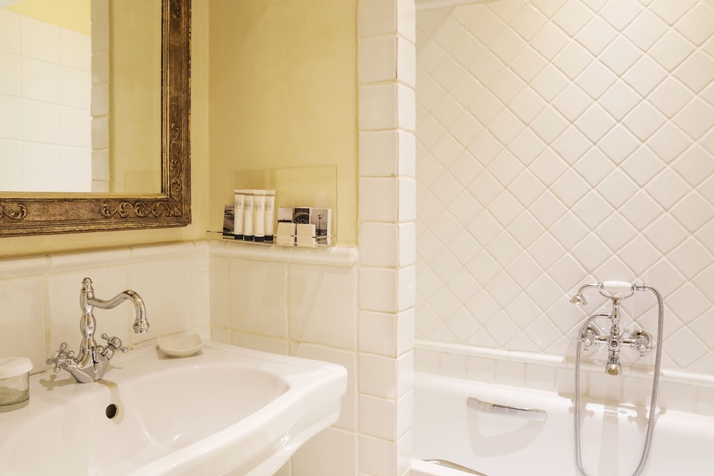 Grand Hotel Baglioni — Hotel rooms in Florence, Tuscany