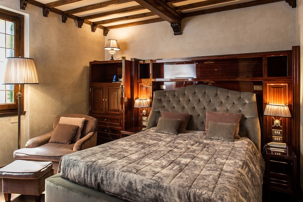 Grand Hotel Baglioni — Hotel rooms in Florence, Tuscany