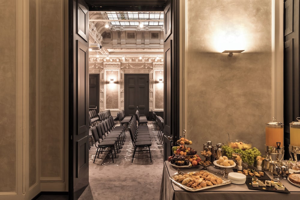 Grand Hotel Baglioni — Restaurant & bars in Florence, Tuscany