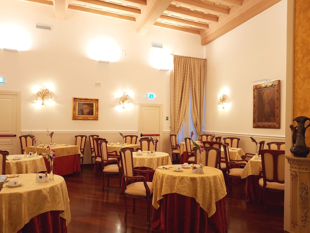 Hotel Berchielli — Restaurant & bars in Florence, Tuscany