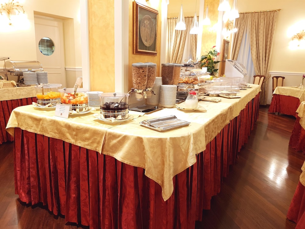Hotel Berchielli — Restaurant & bars in Florence, Tuscany