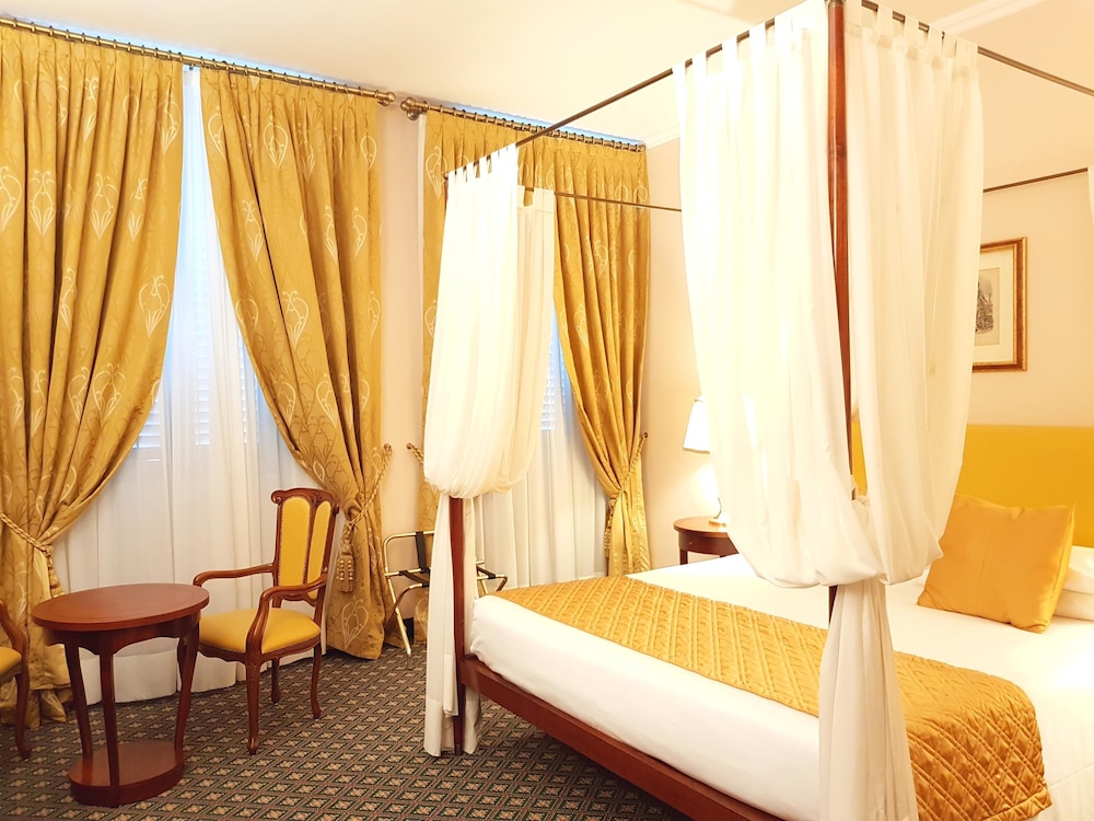 Hotel Berchielli — Hotel rooms in Florence, Tuscany