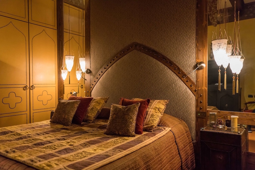 Bernini Palace — Hotel rooms in Florence, Tuscany