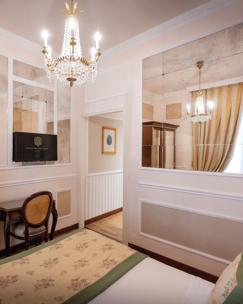 Bernini Palace — Hotel rooms in Florence, Tuscany