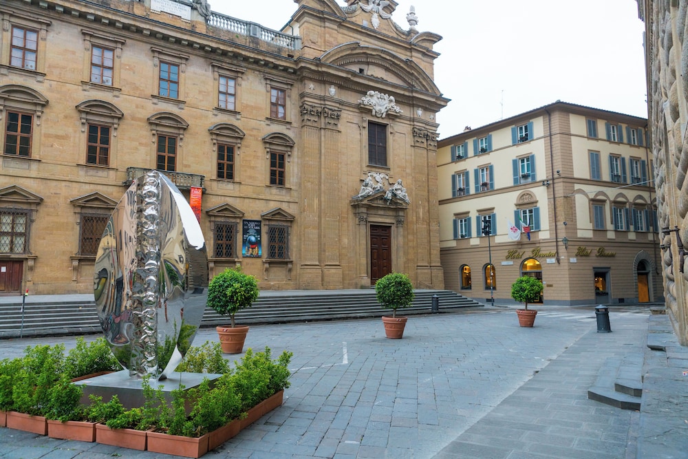Bernini Palace — Hotel building in Florence, Tuscany