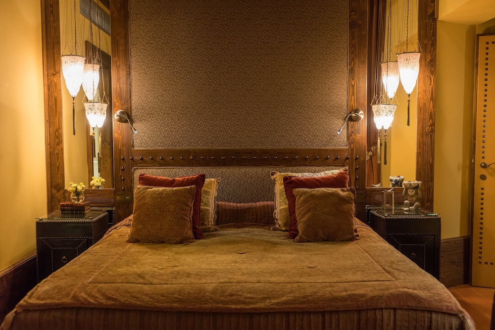 Bernini Palace — Hotel rooms in Florence, Tuscany