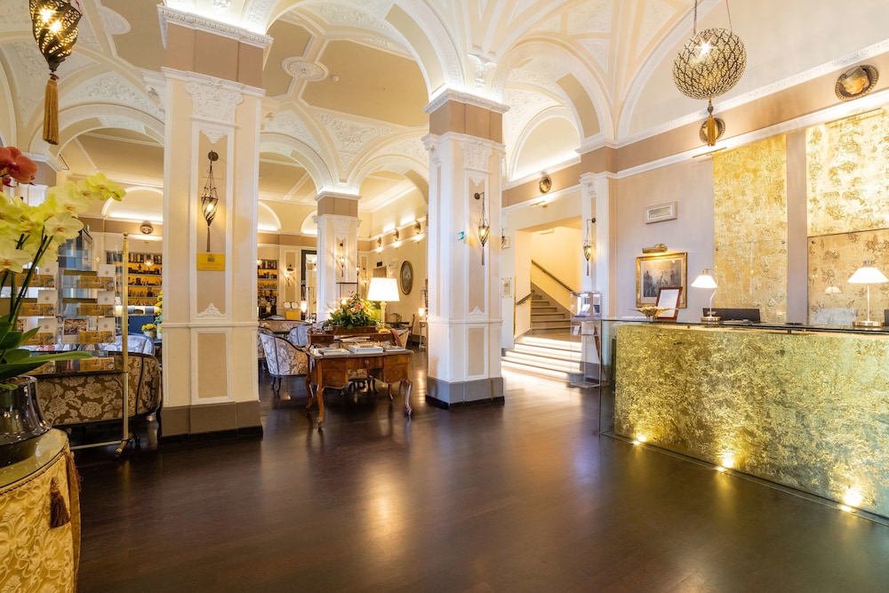 Bernini Palace — Hotel building in Florence, Tuscany