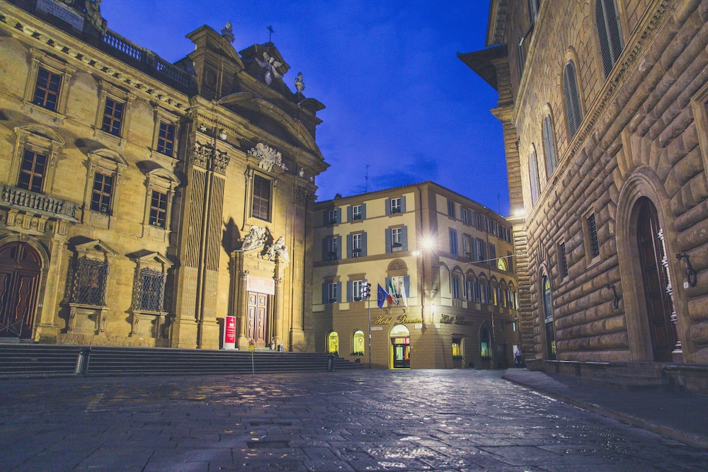 Bernini Palace — Hotel building in Florence, Tuscany