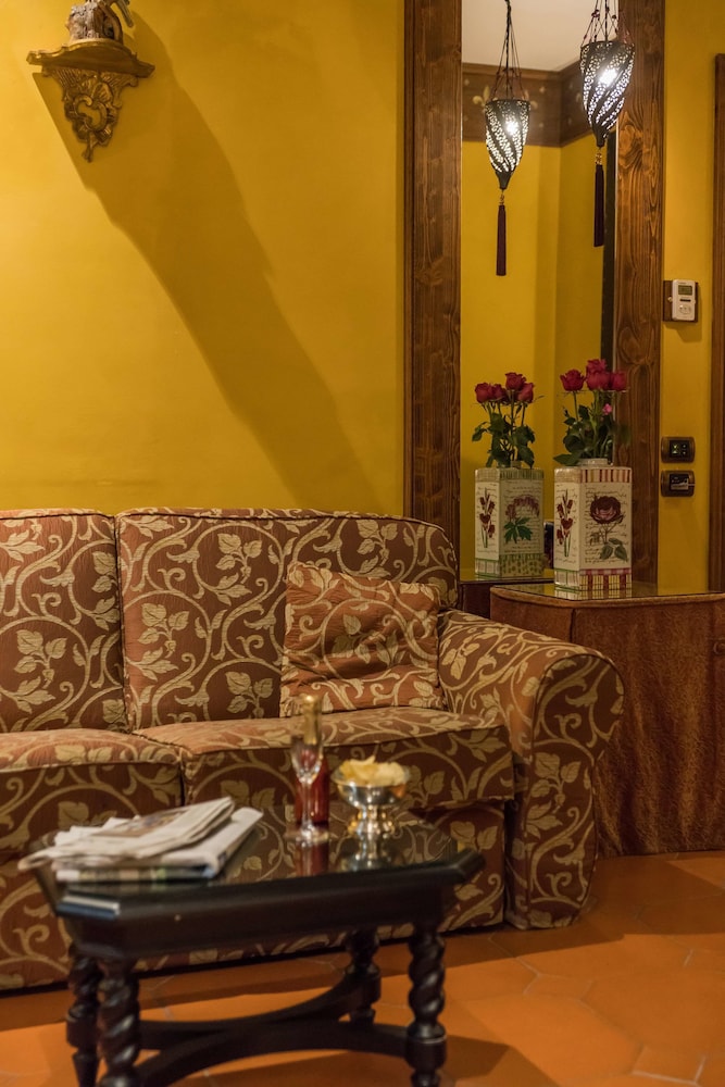 Bernini Palace — Hotel rooms in Florence, Tuscany