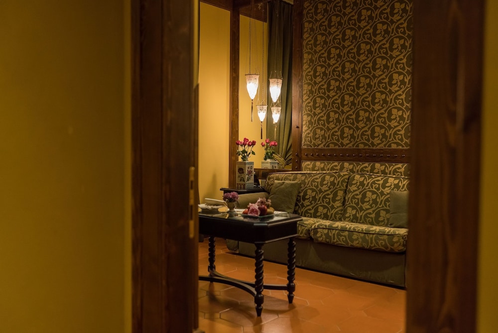 Bernini Palace — Hotel rooms in Florence, Tuscany