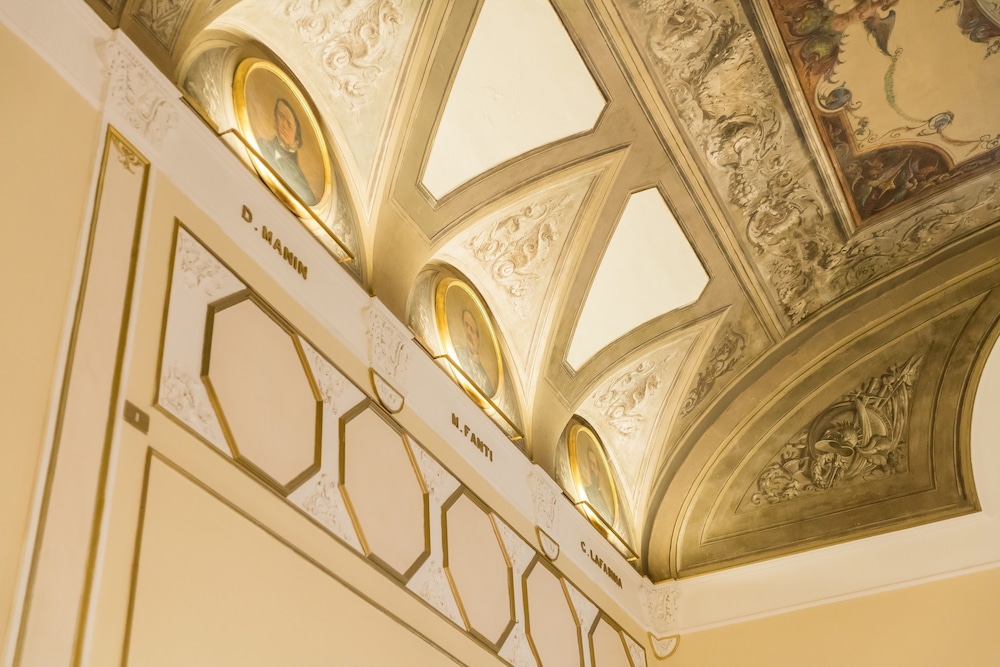 Bernini Palace — Hotel building in Florence, Tuscany