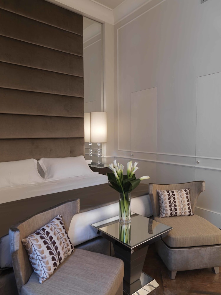 Brunelleschi Hotel — Hotel rooms in Florence, Tuscany