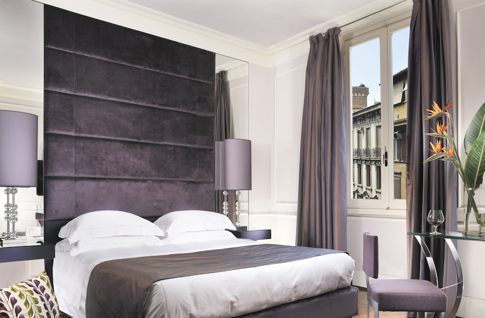 Brunelleschi Hotel — Hotel rooms in Florence, Tuscany