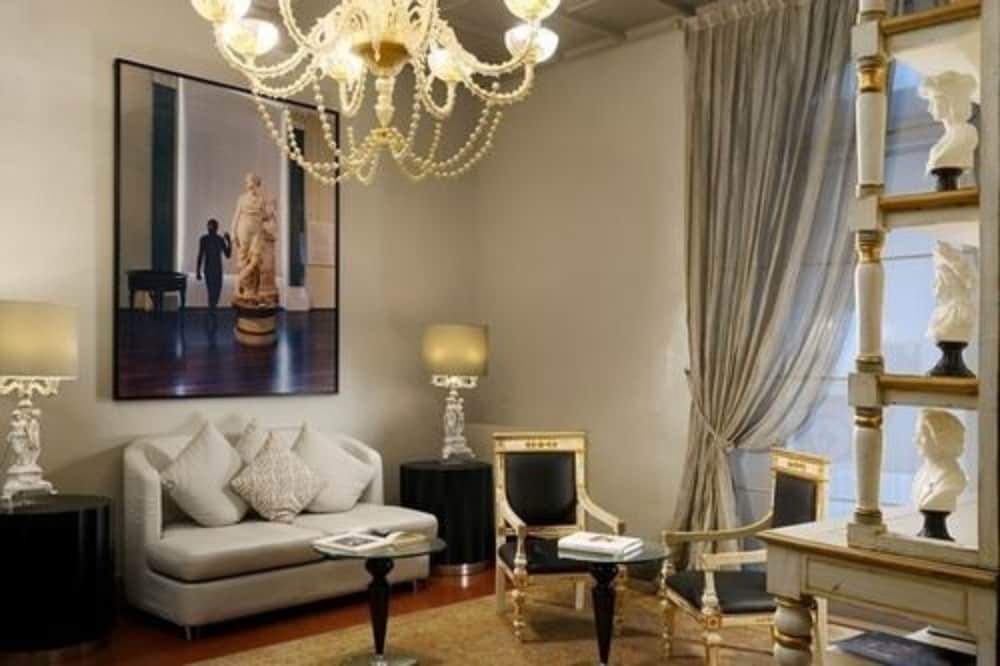 Brunelleschi Hotel — Hotel rooms in Florence, Tuscany